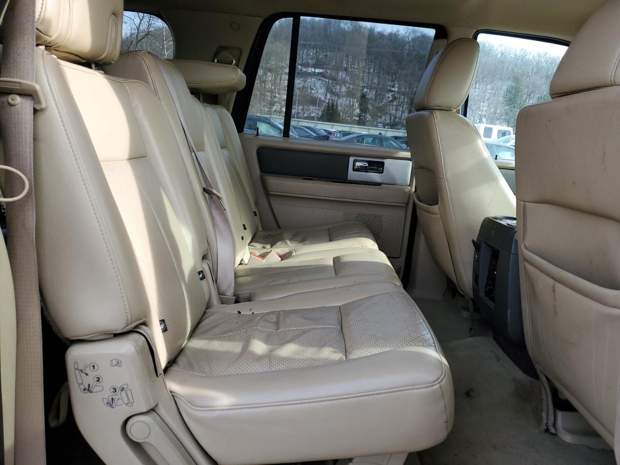 2014 Ford Expedition - Image 11