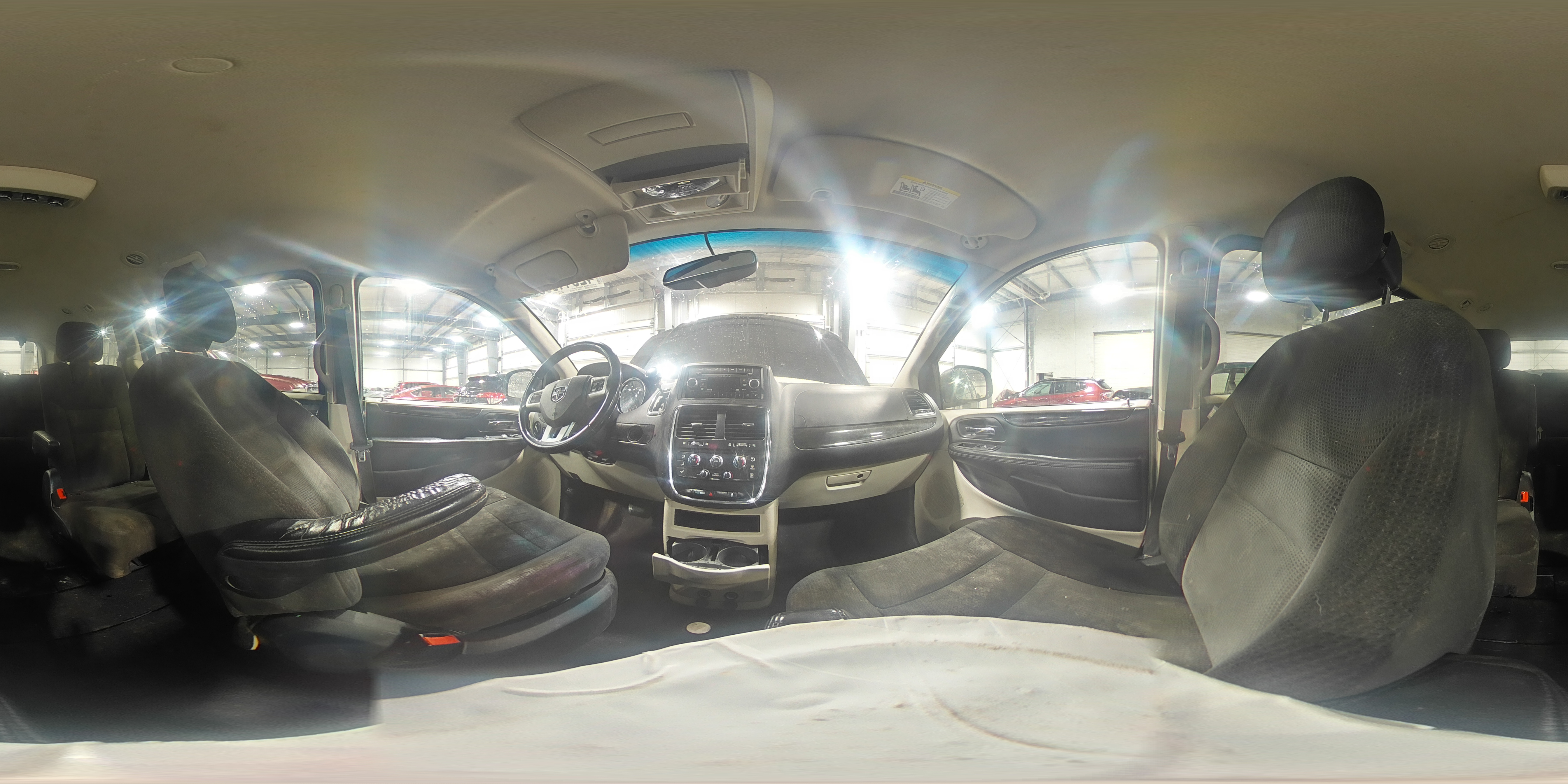 2016 Dodge Caravan - Image 14