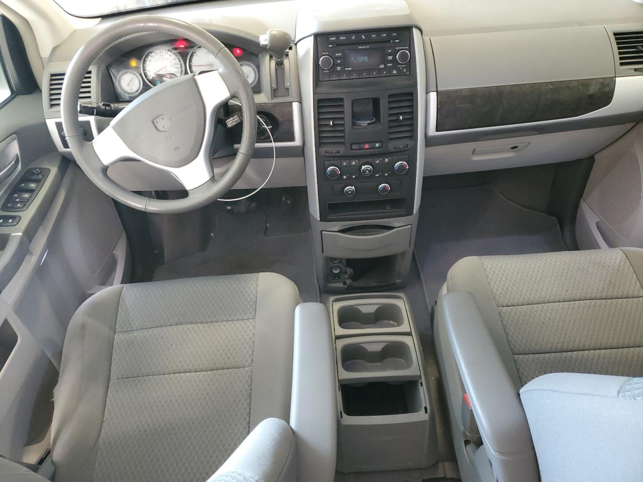 2010 Dodge Caravan - Image 8