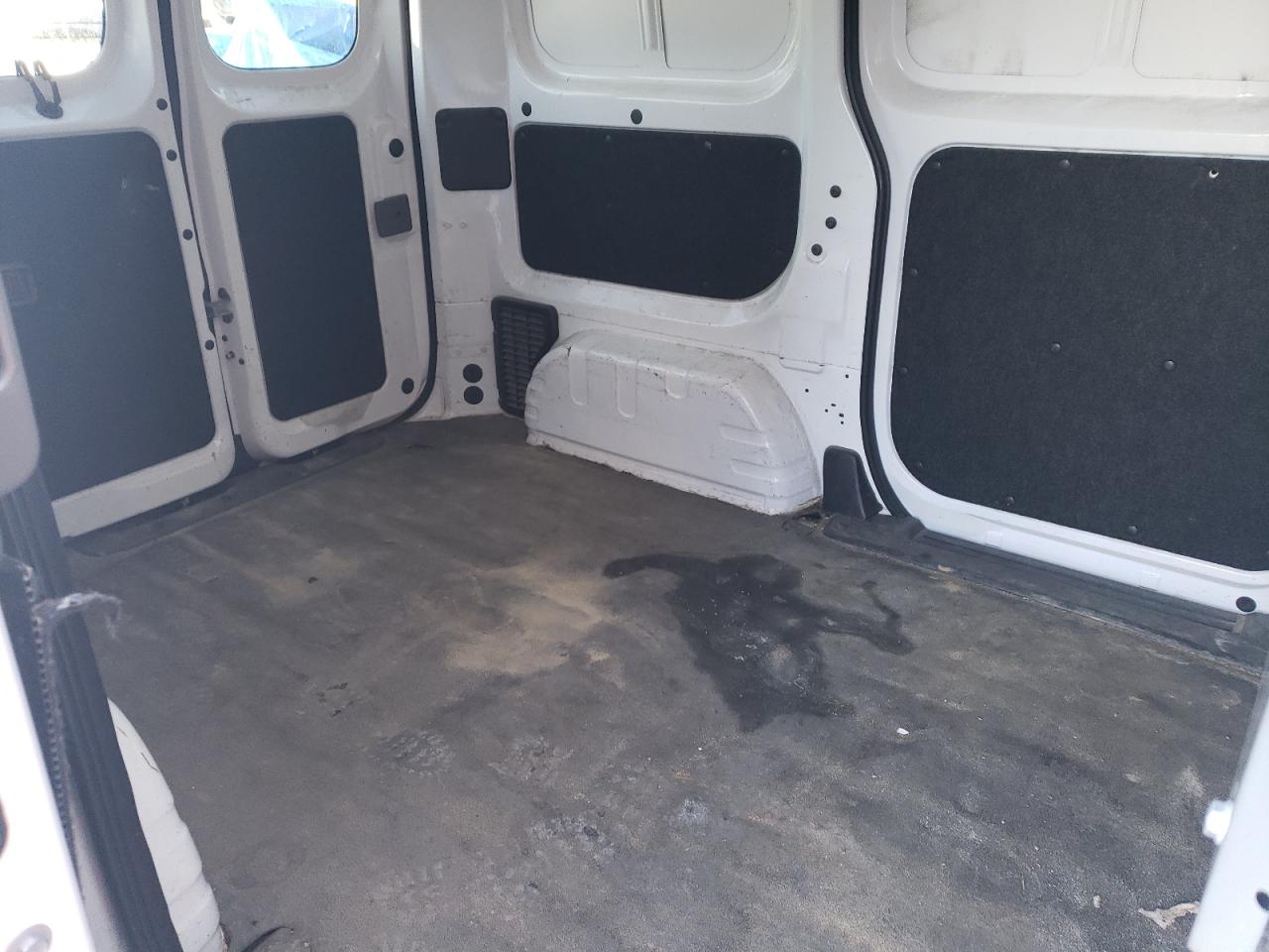 2017 Nissan NV - Image 11