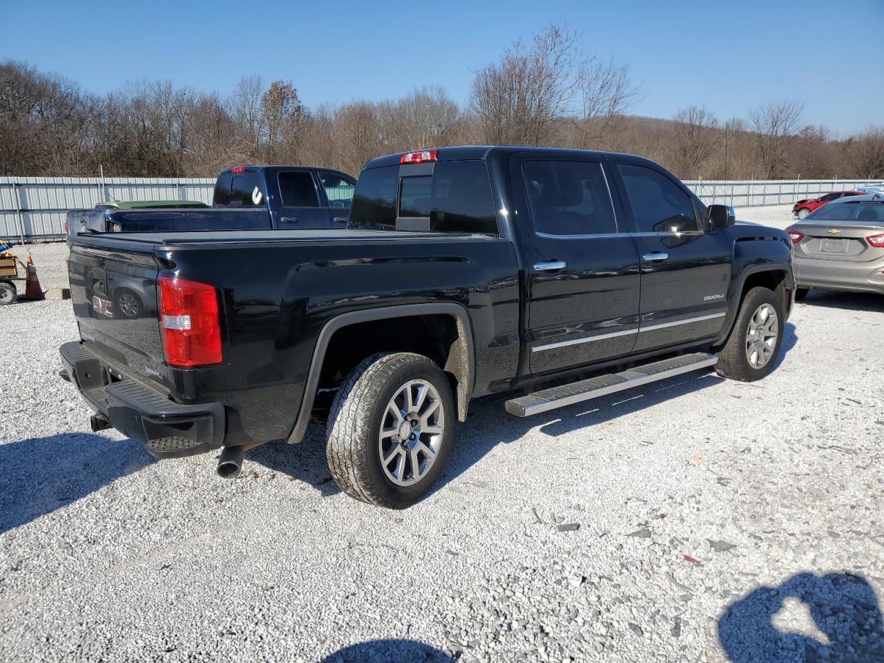 2015 GMC Sierra - Image 3
