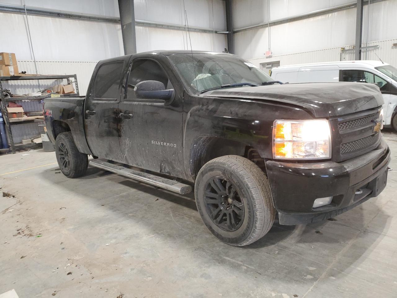 2011 Chevrolet Silverado - Image 4
