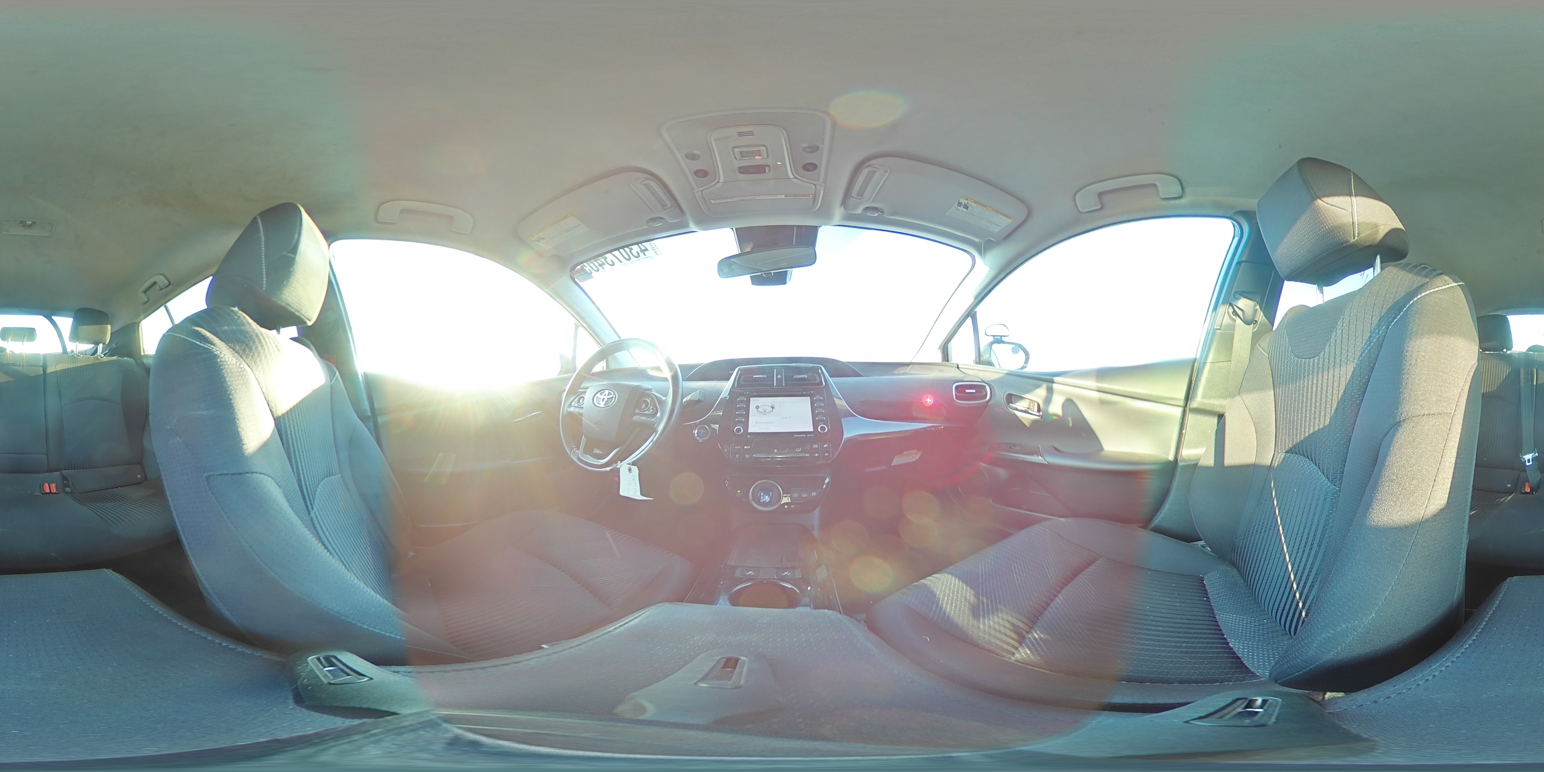 2020 Toyota Prius - Image 12