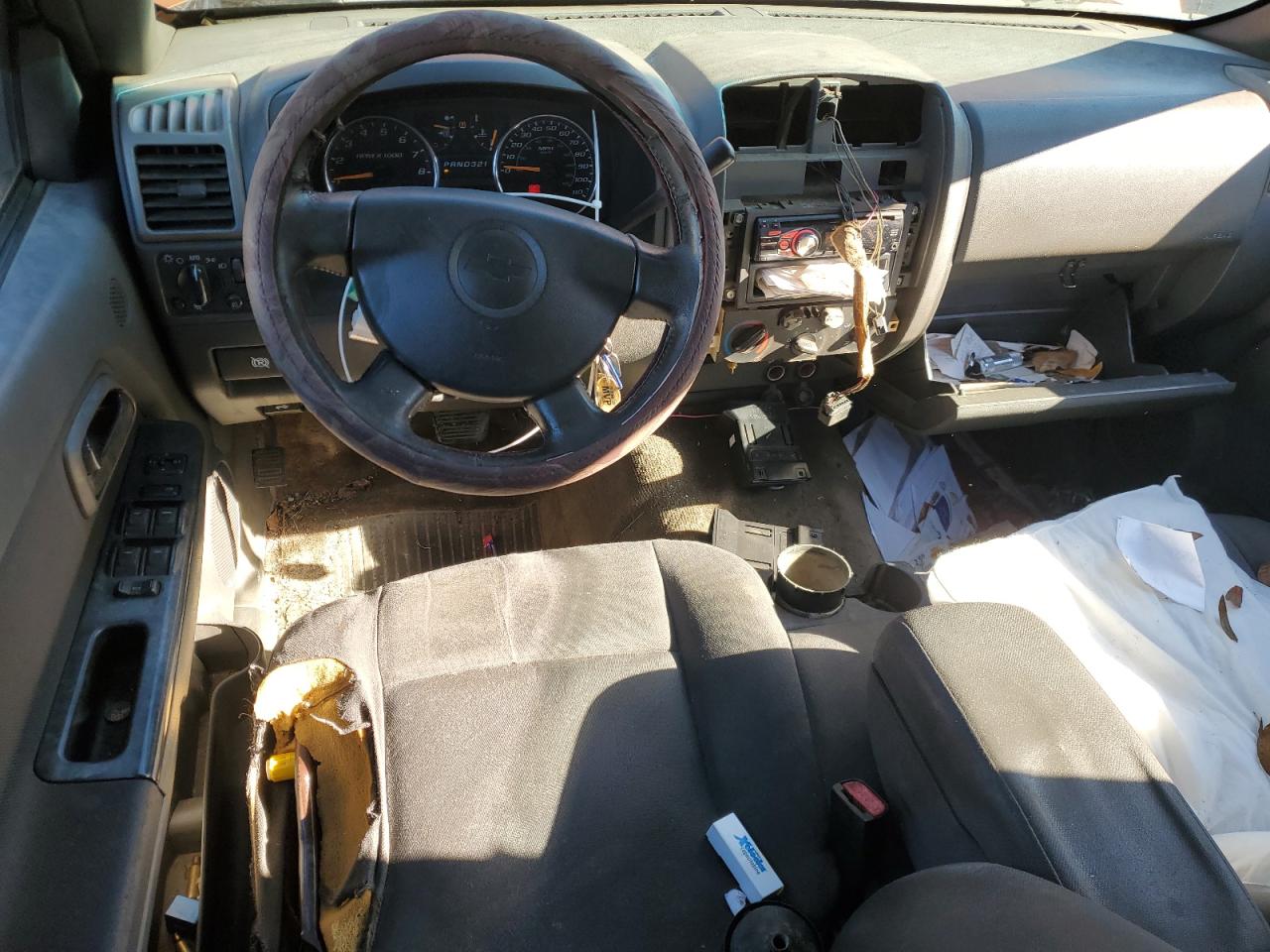 2004 Chevrolet Colorado - Image 8