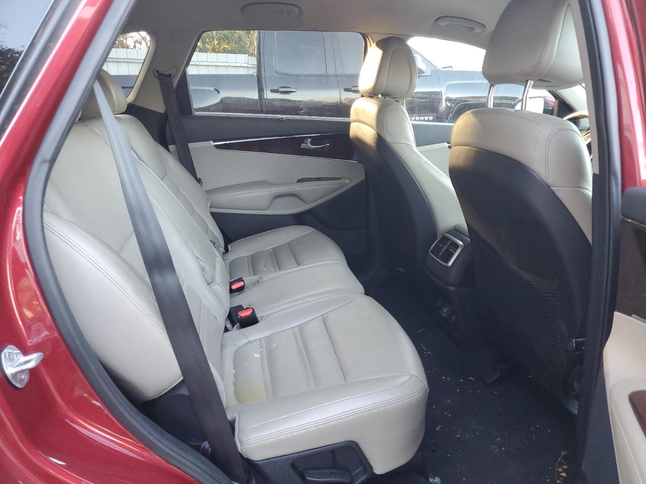 2016 Kia Sorento - Image 11