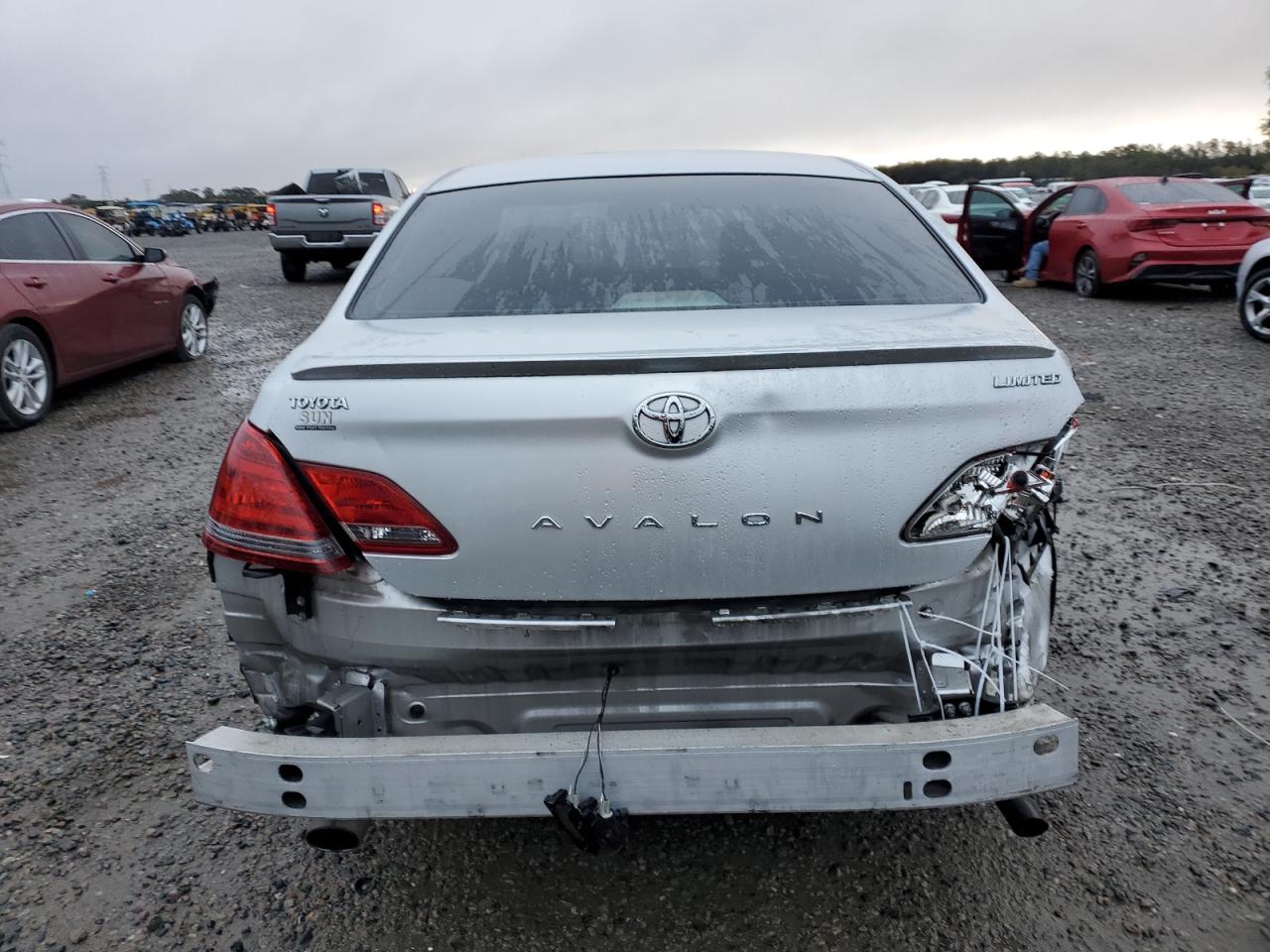 2008 Toyota Avalon - Image 6