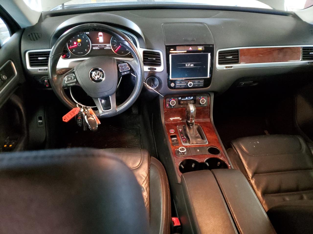 2014 Volkswagen Touareg - Image 8