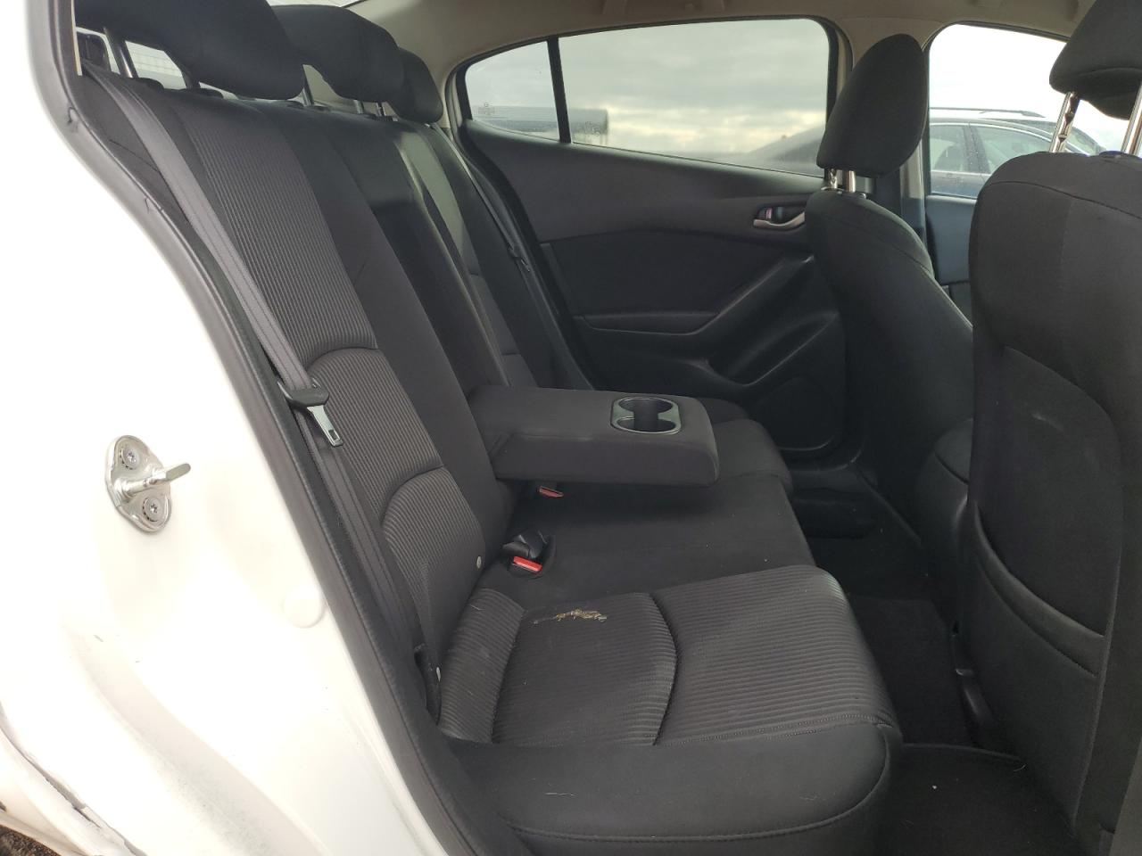 2016 Mazda 3 - Image 10