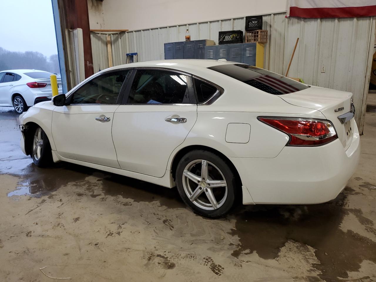 2015 Nissan Altima - Image 2