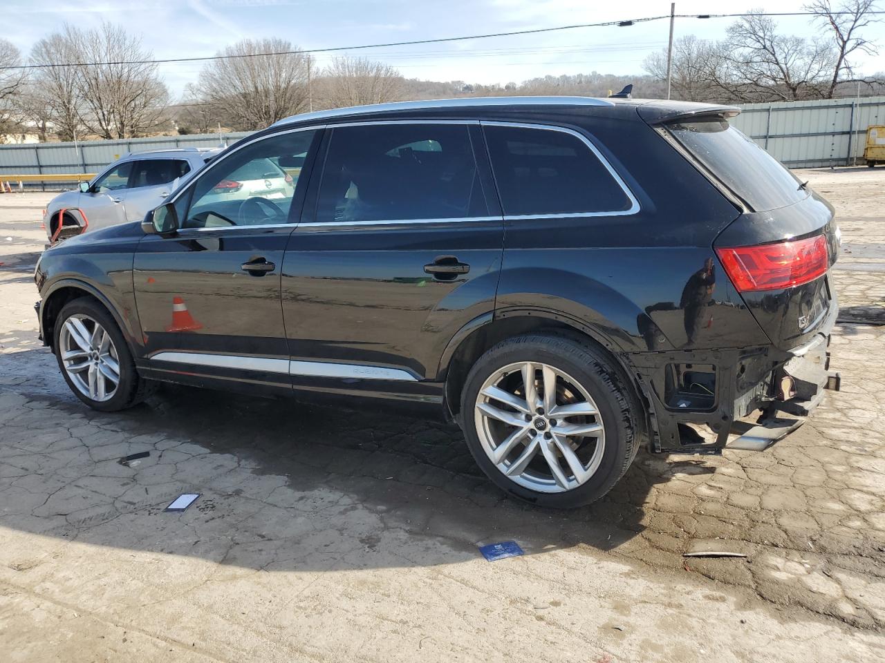 2017 Audi Q7 - Image 2