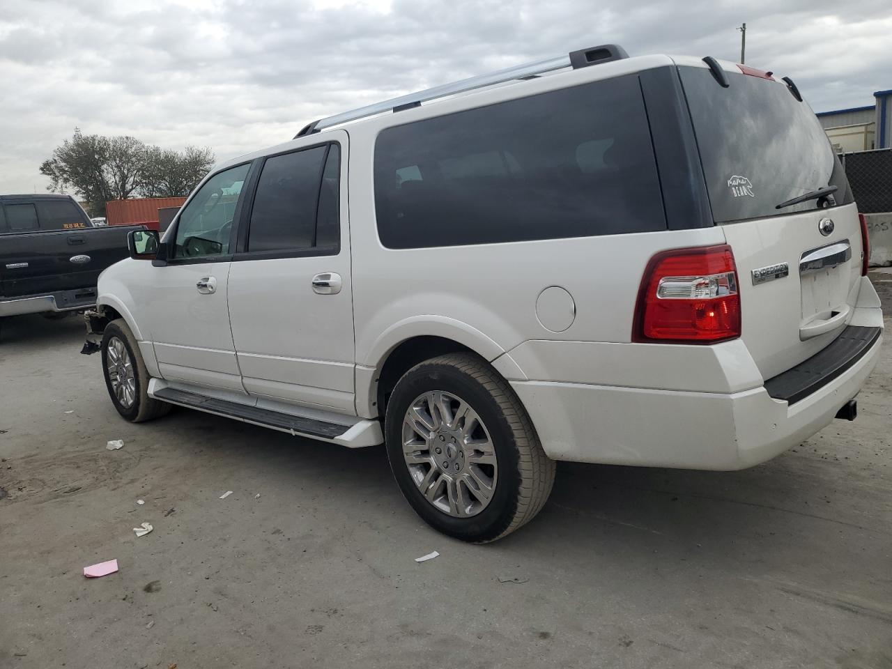 2014 Ford Expedition - Image 2