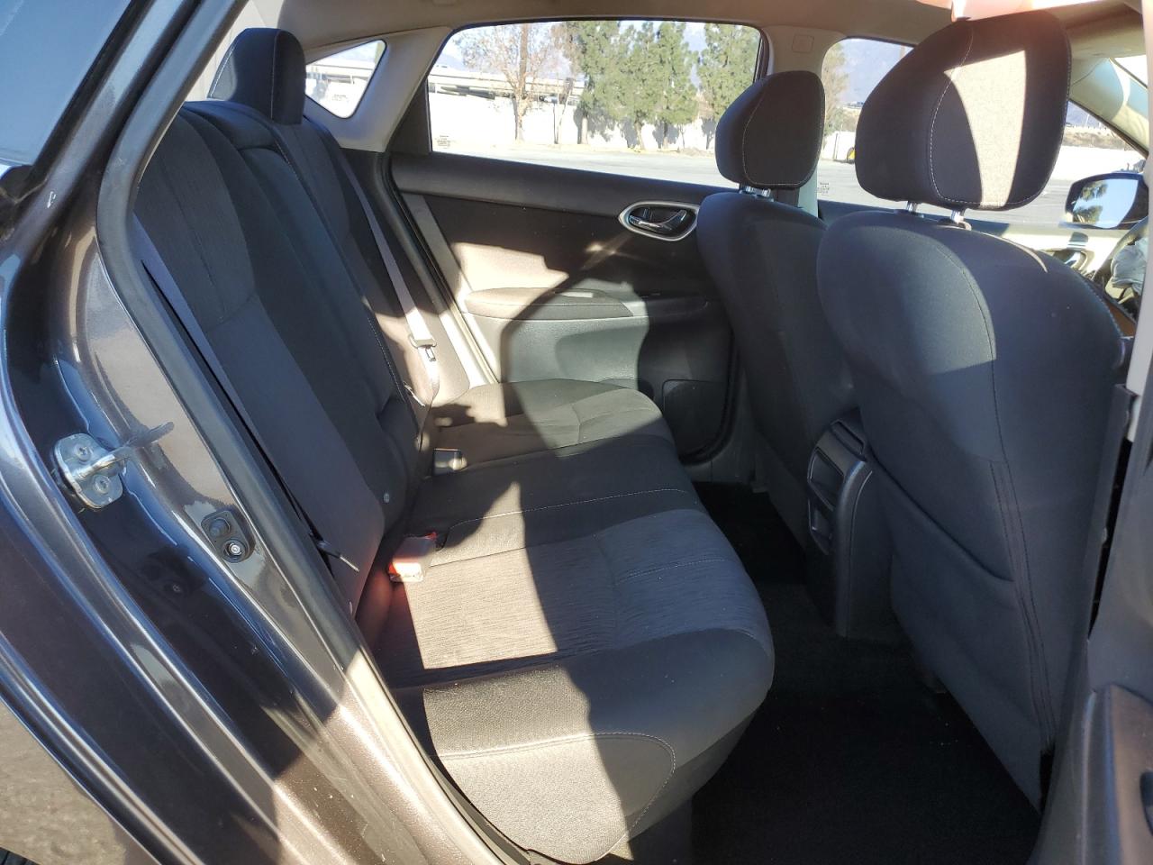 2015 Nissan Sentra - Image 10