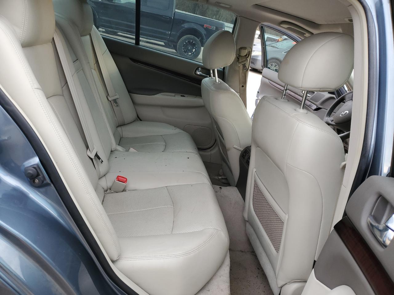 2010 Infiniti G - Image 10