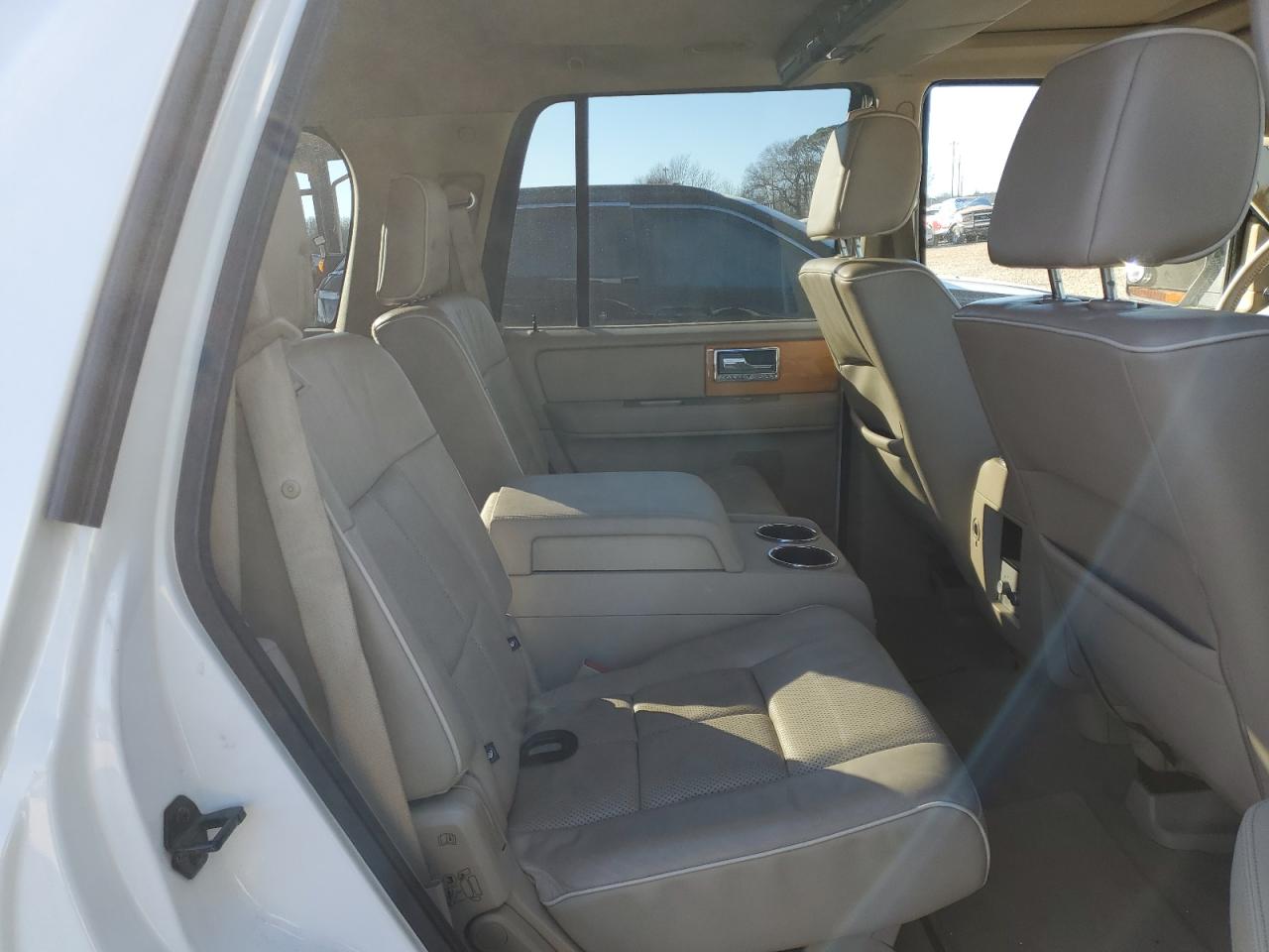 2007 Lincoln Navigator - Image 11