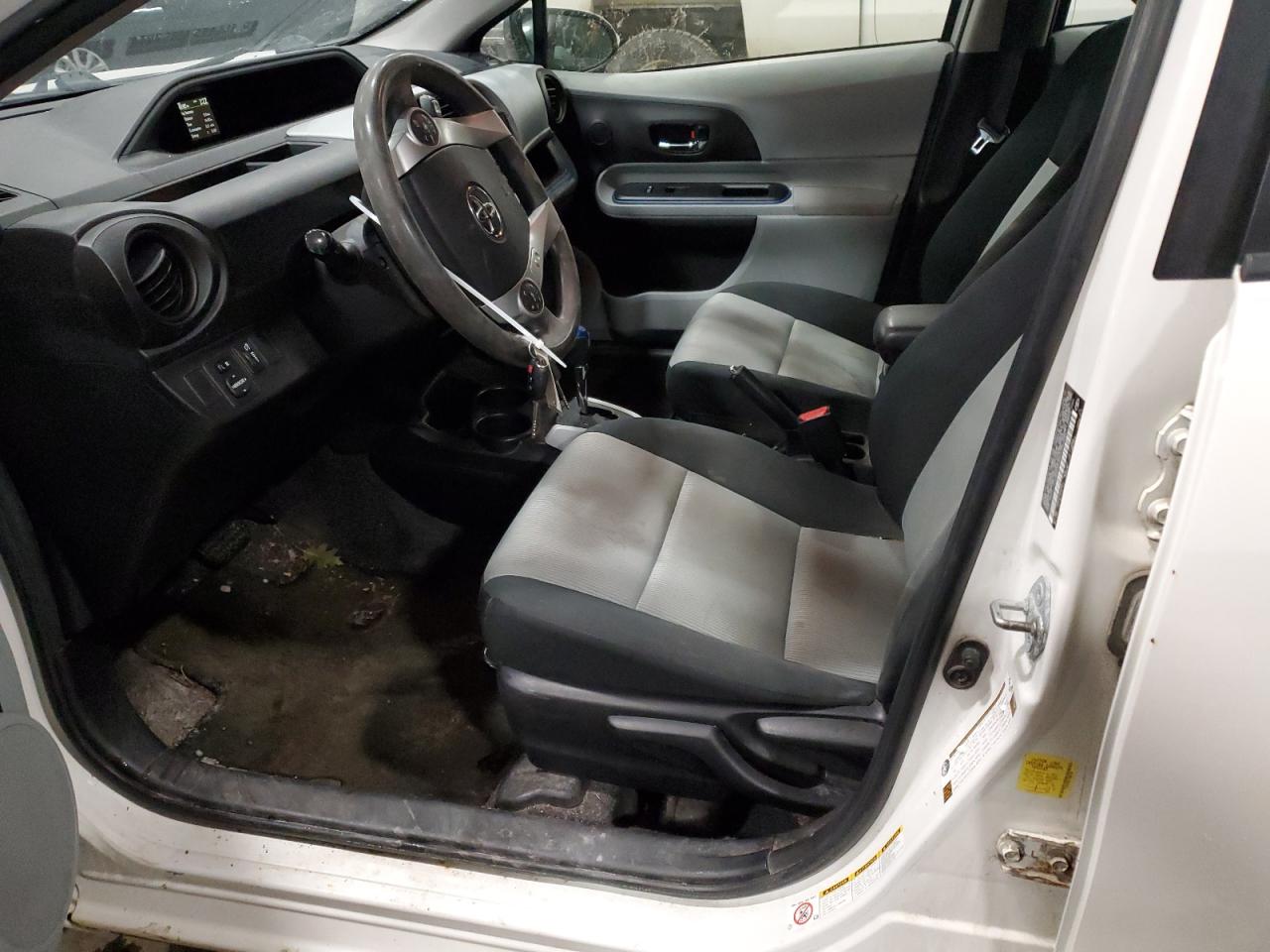 2012 Toyota Prius - Image 7
