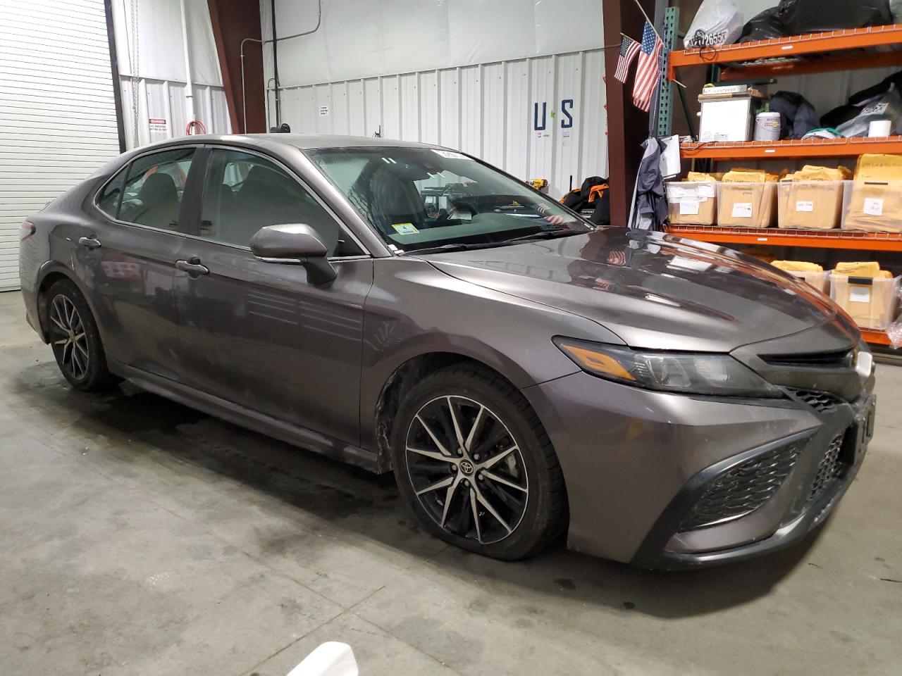 2023 Toyota Camry - Image 4