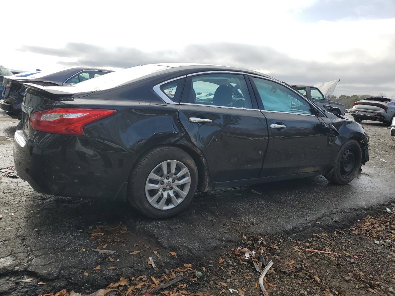 2017 Nissan Altima - Image 3