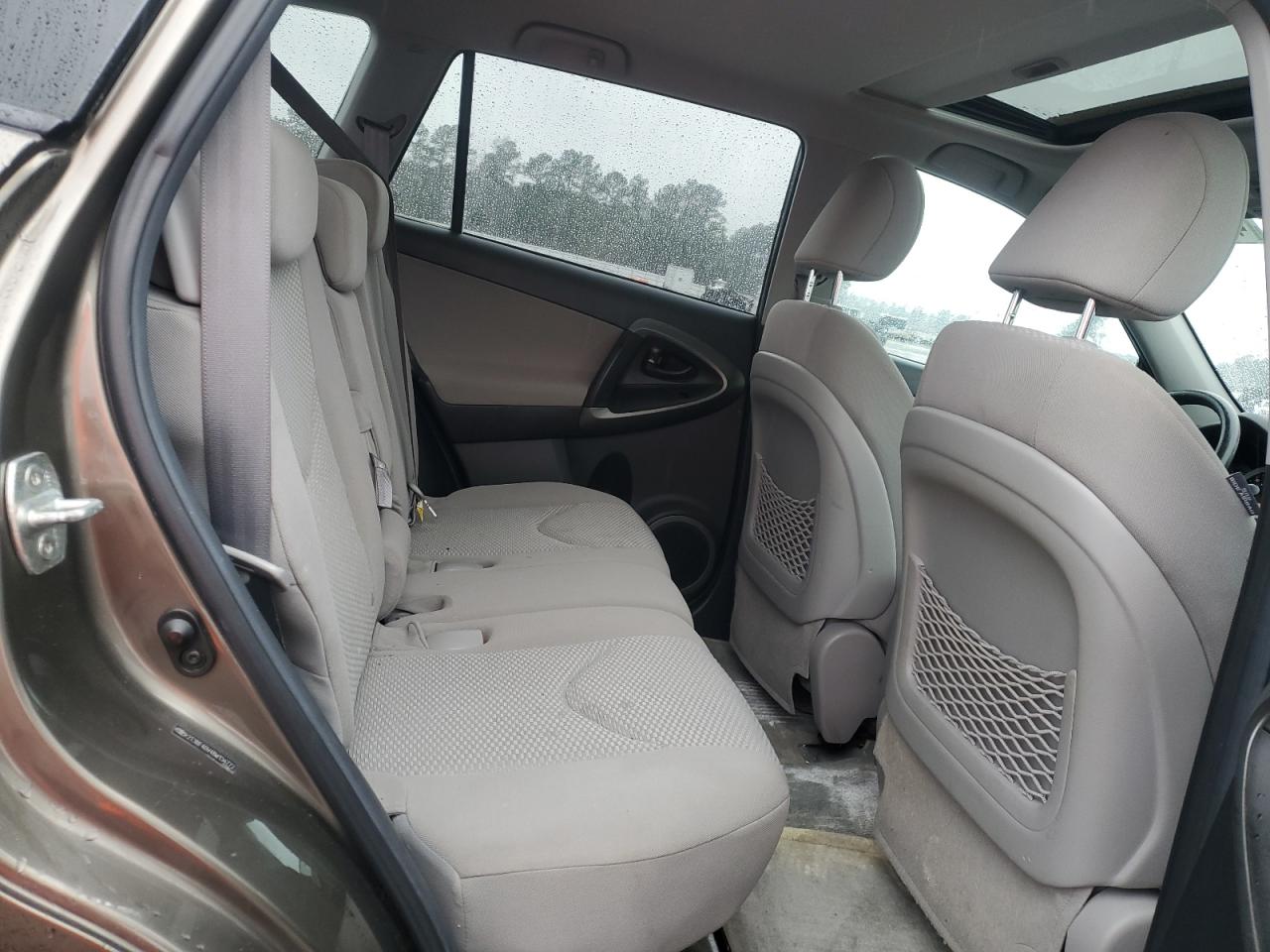 2011 Toyota RAV 4 - Image 11