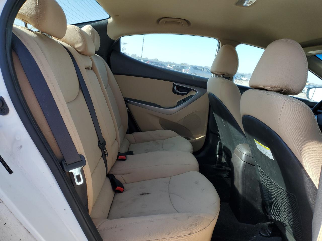 2013 Hyundai Elantra - Image 10