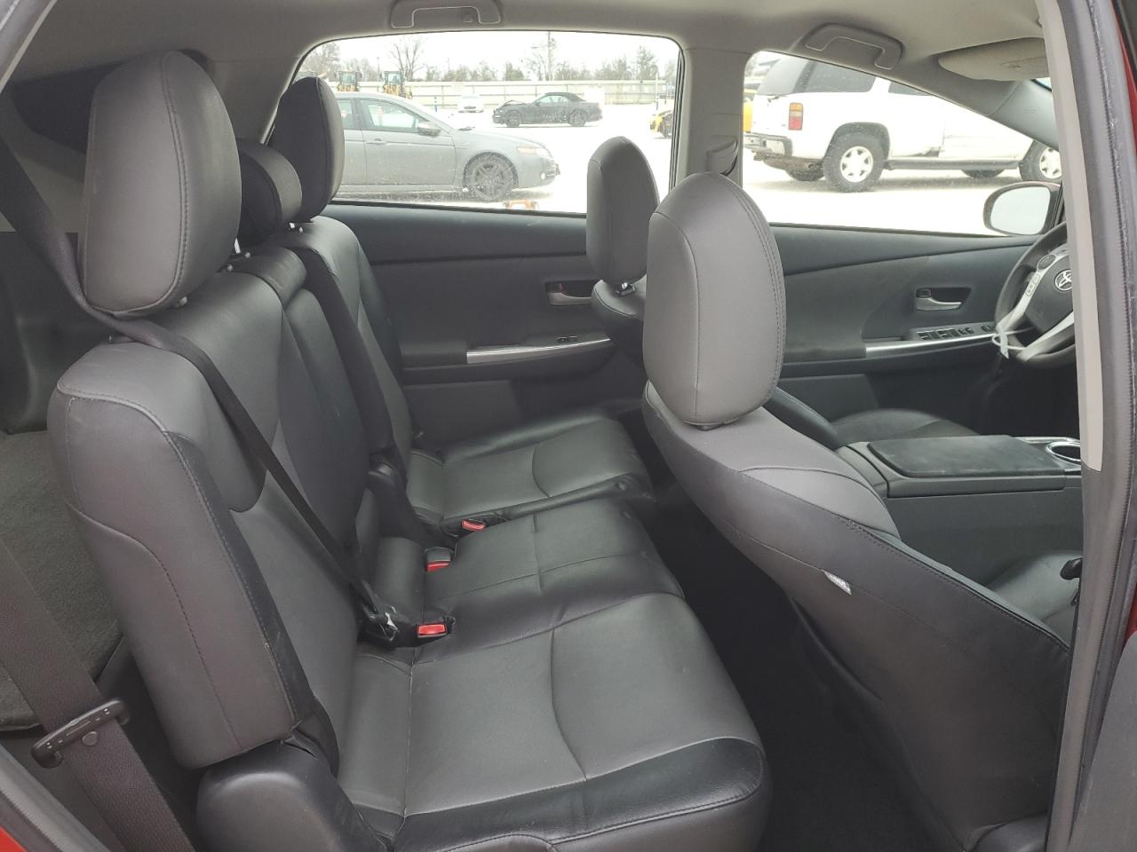 2013 Toyota Prius - Image 12