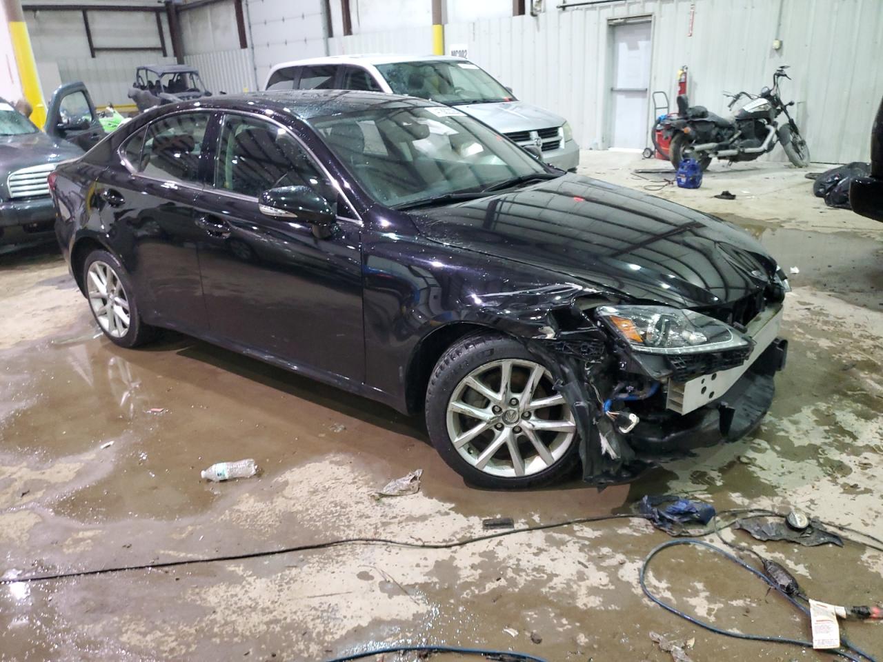 2011 Lexus IS - Image 4