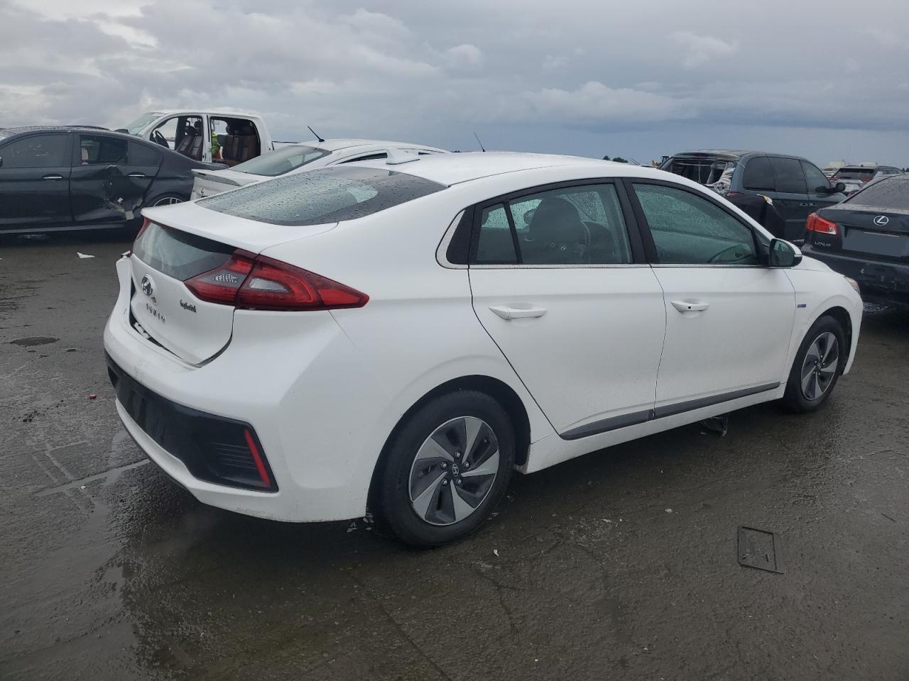 VIN KMHC75LC9HU056790 2017 HYUNDAI IONIQ no.3