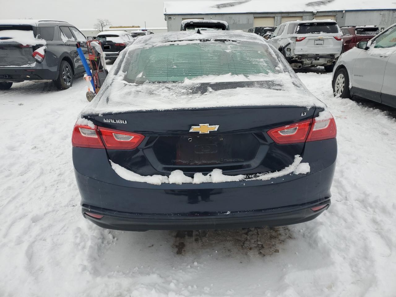 2017 Chevrolet Malibu - Image 6