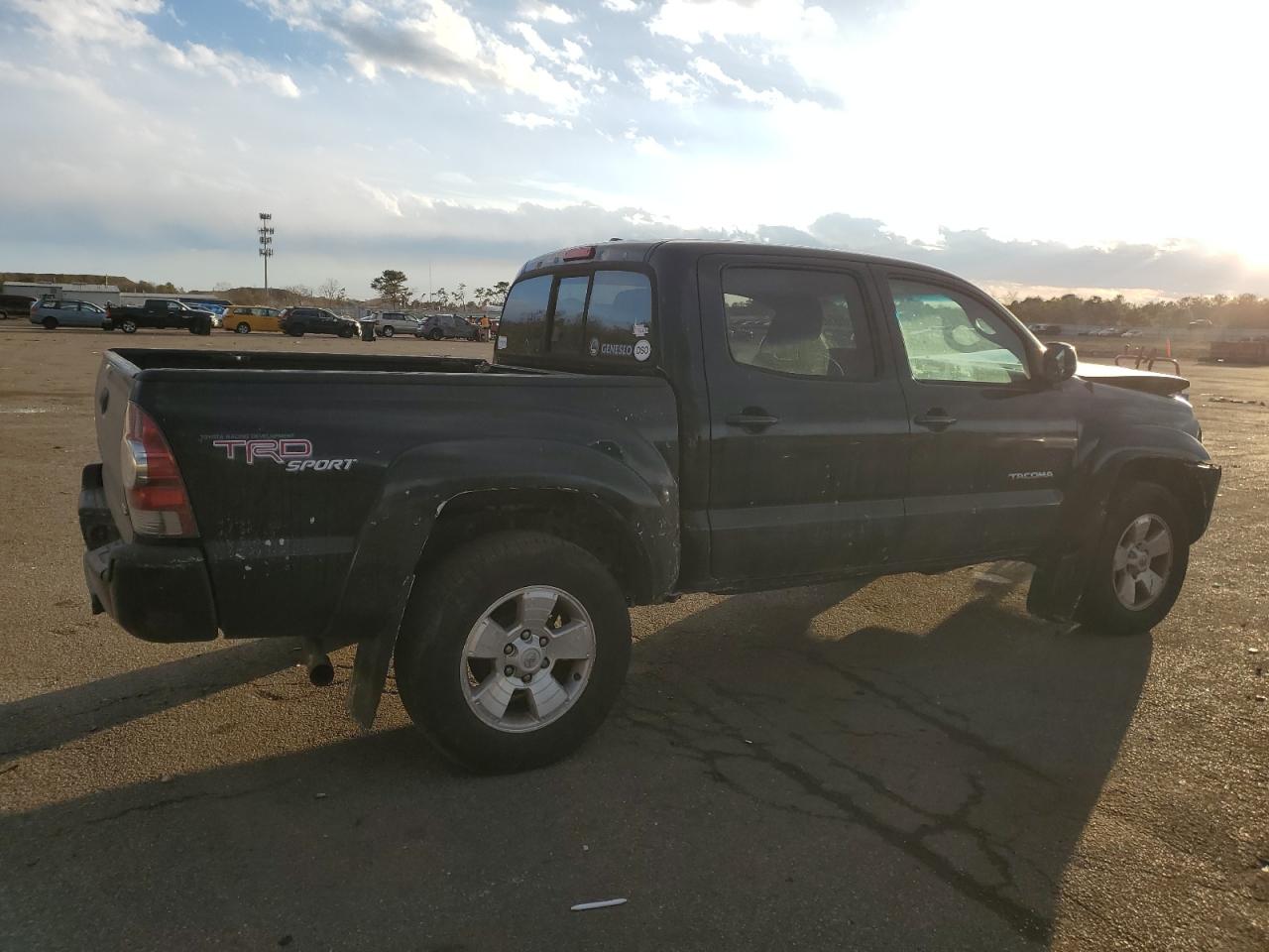 2011 Toyota Tacoma - Image 3