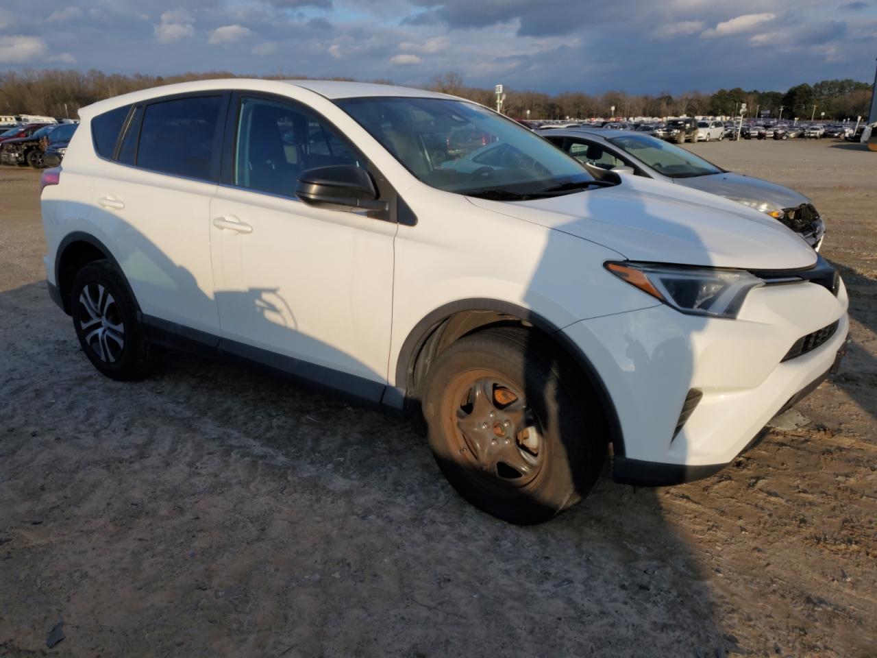 2018 Toyota RAV 4 - Image 4