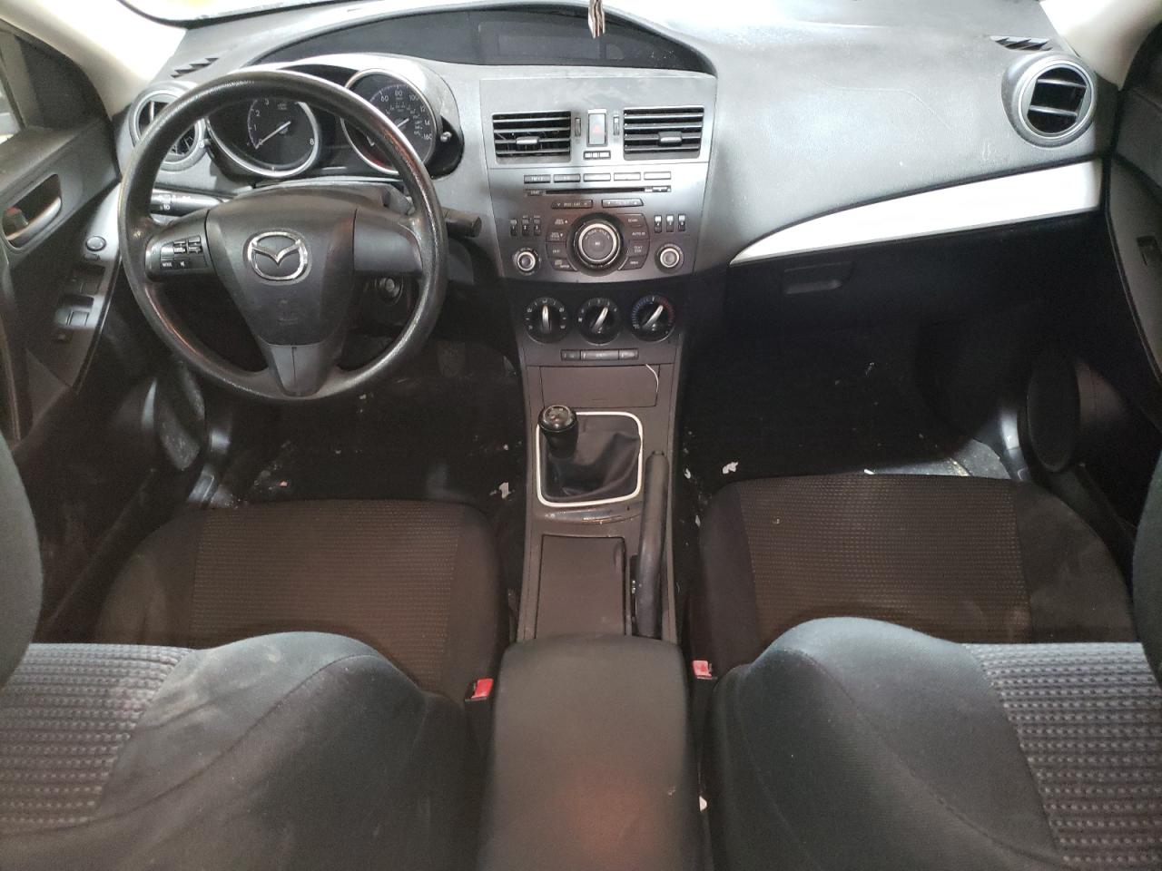 2013 Mazda 3 - Image 8