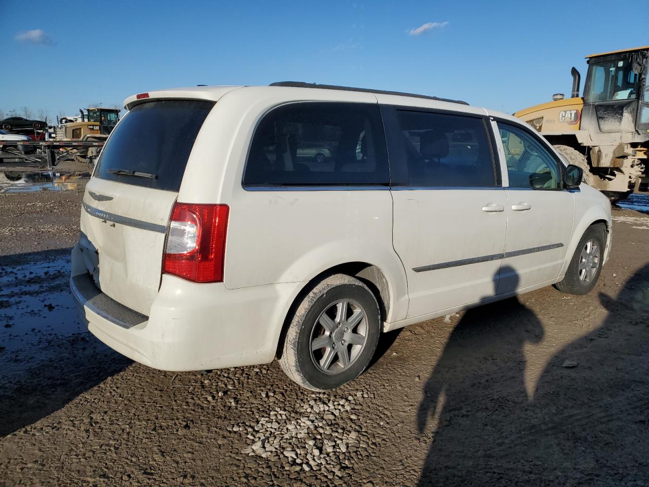 2013 Chrysler Town & Country - Image 3