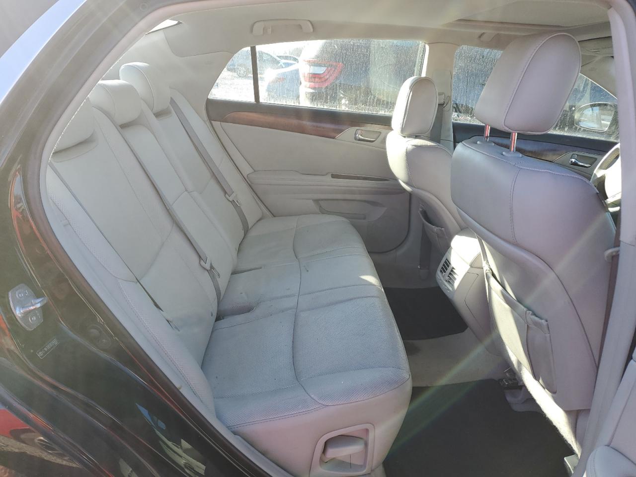 2011 Toyota Avalon - Image 10