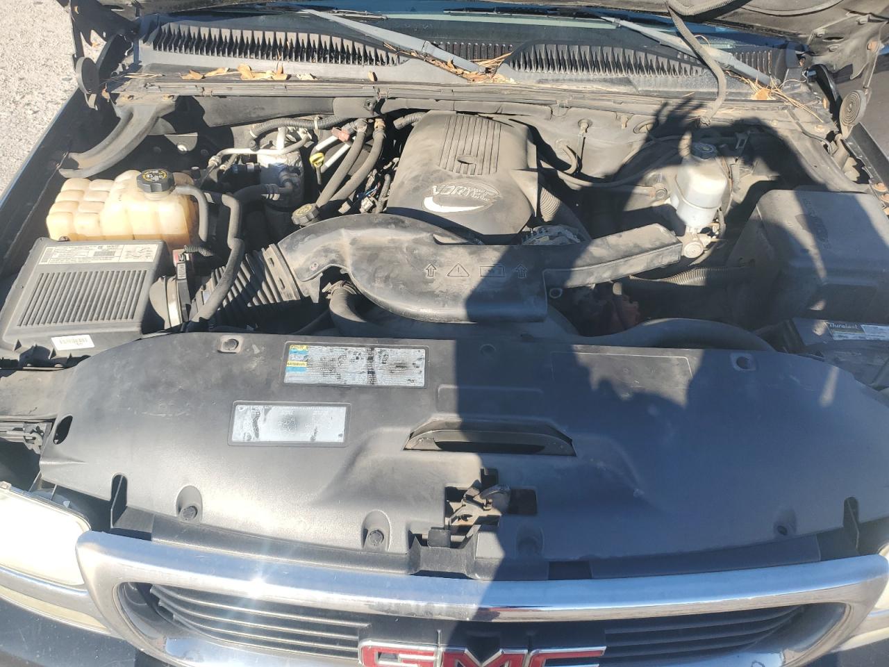 2002 GMC Yukon - Image 13