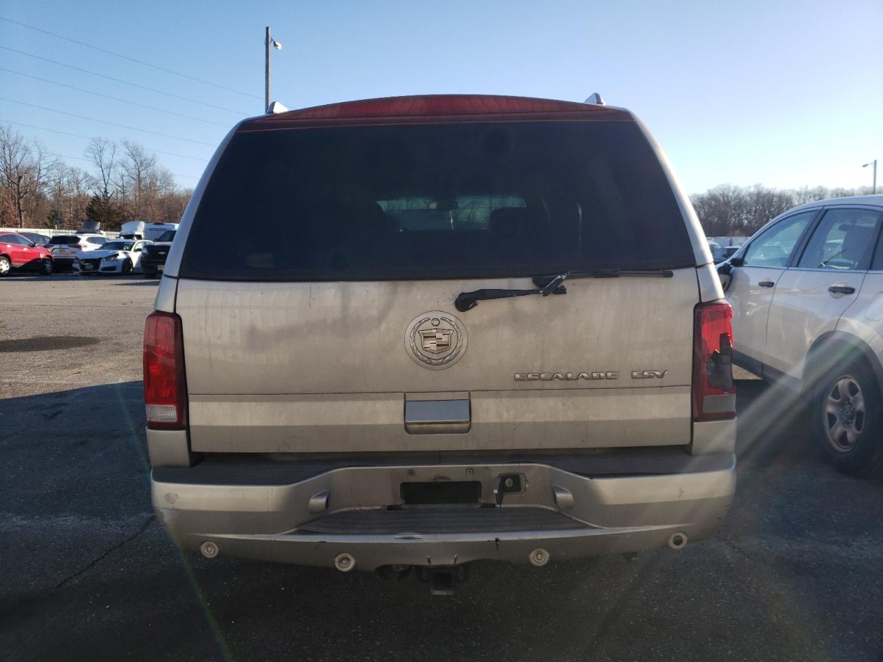 2004 Cadillac Escalade - Image 6