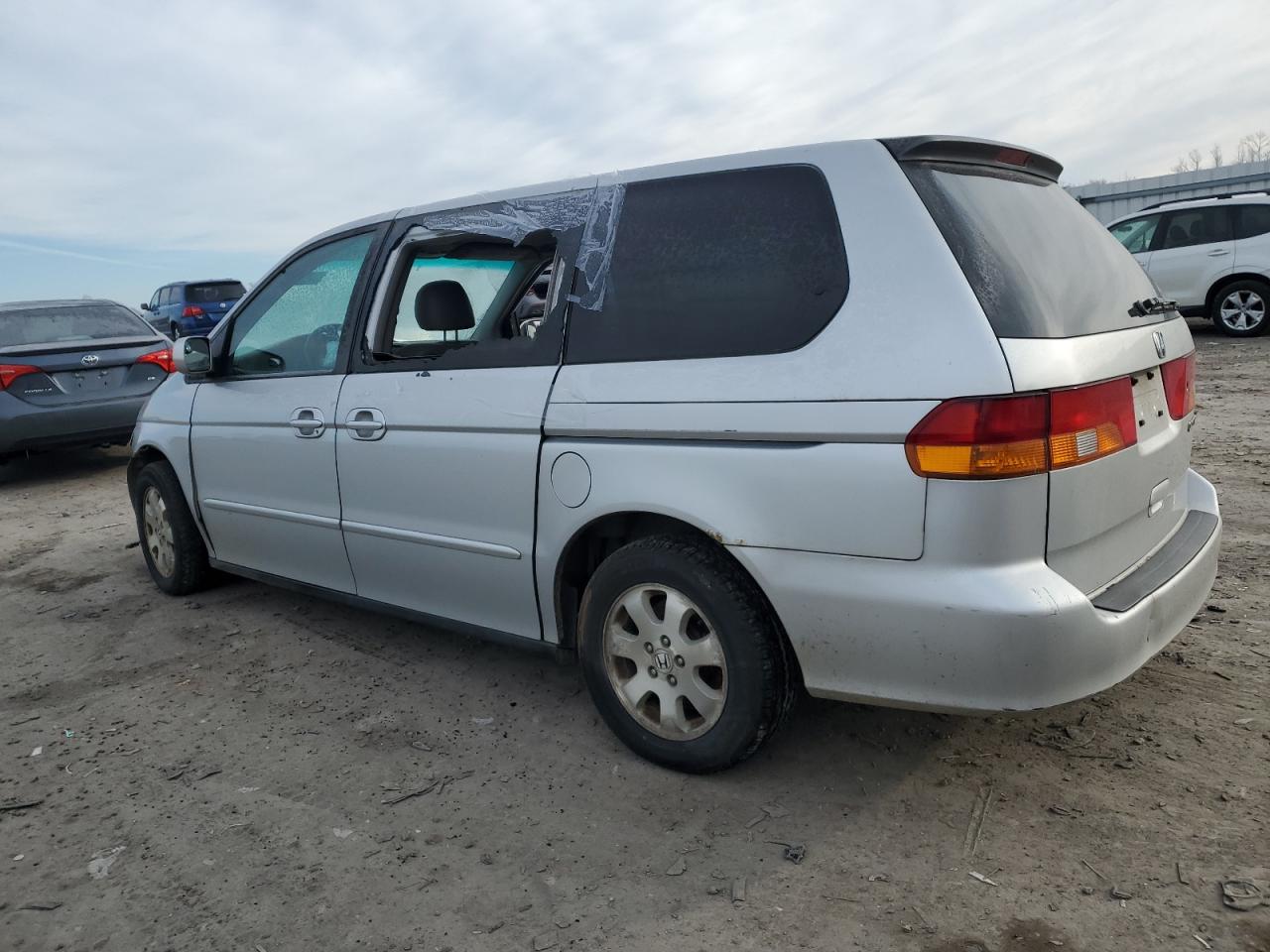 2004 Honda Odyssey - Image 2