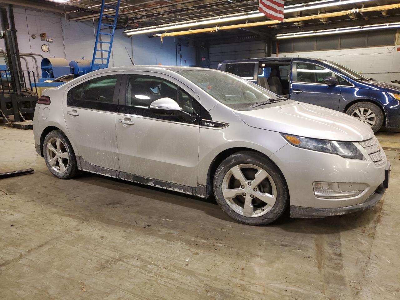 2012 Chevrolet Volt - Image 4