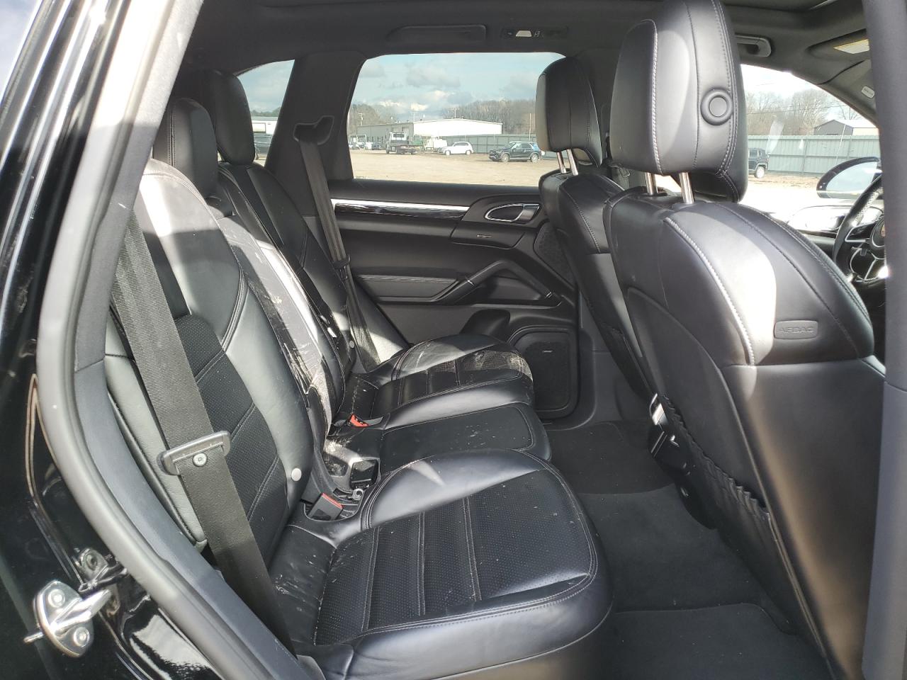 2017 Porsche Cayenne - Image 11