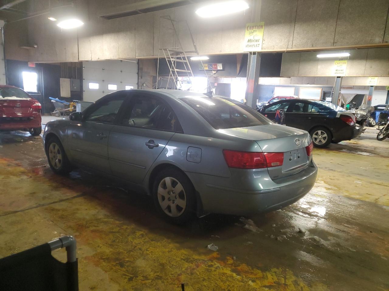 2010 Hyundai Sonata - Image 2