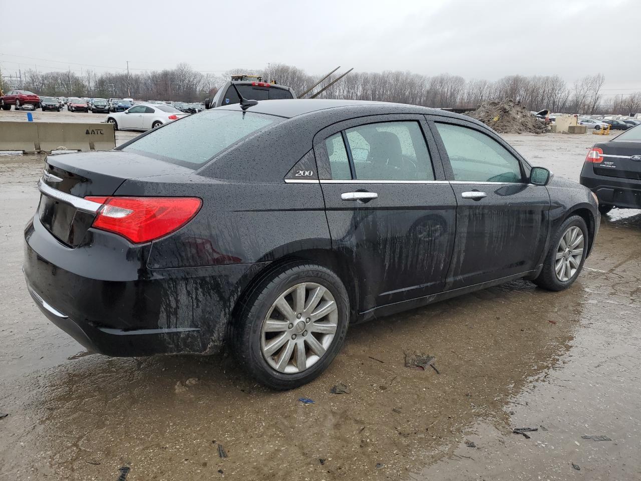 2014 Chrysler 200 - Image 3