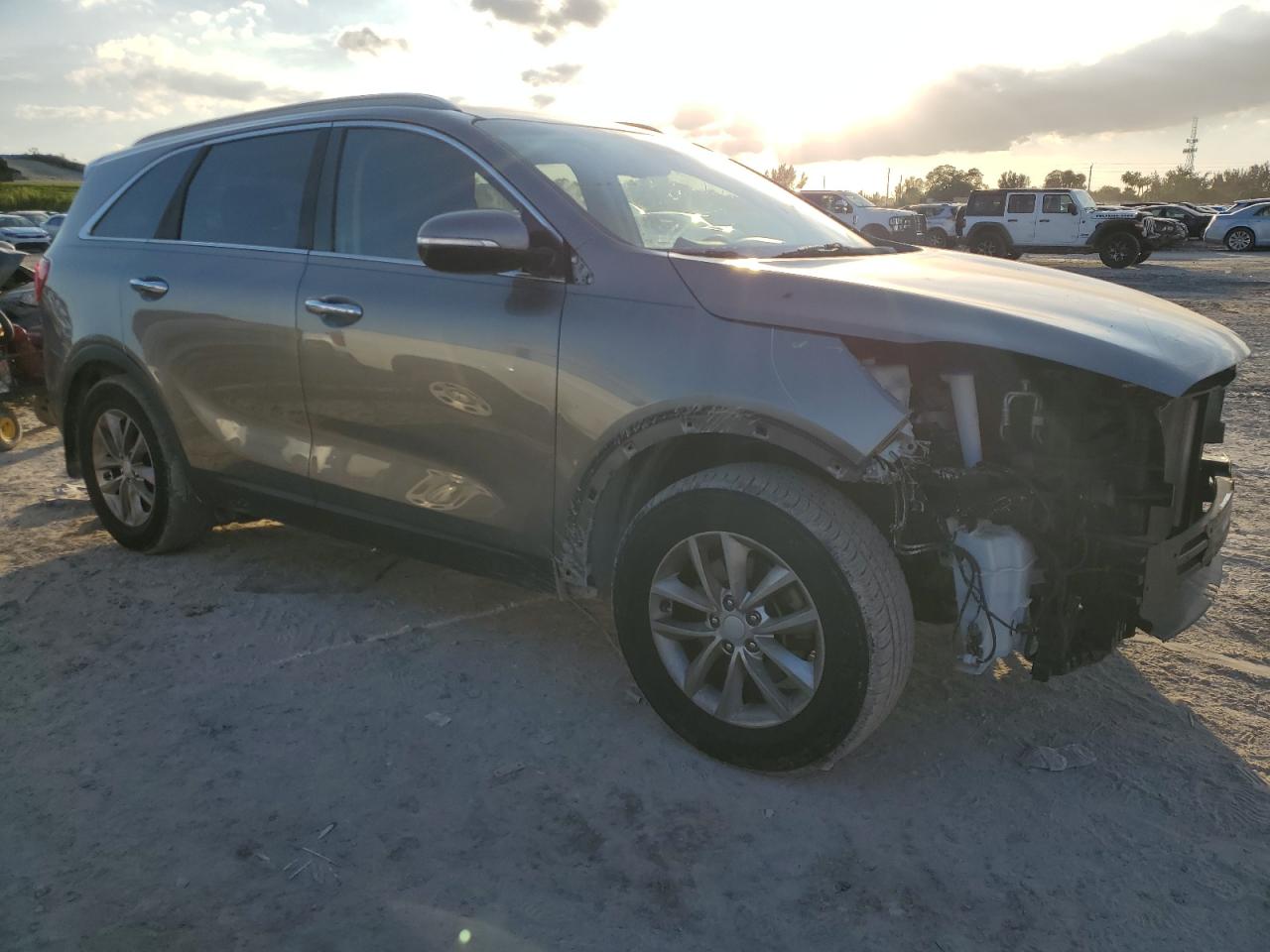 2018 Kia Sorento - Image 4