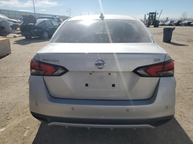  NISSAN VERSA 2020 Серебристый