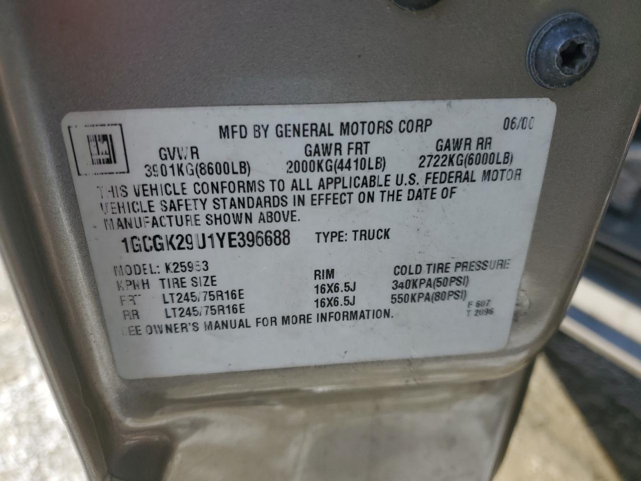 2000 Chevrolet Silverado K2500 VIN: 1GCGK29U1YE396688 Lot: 87660515