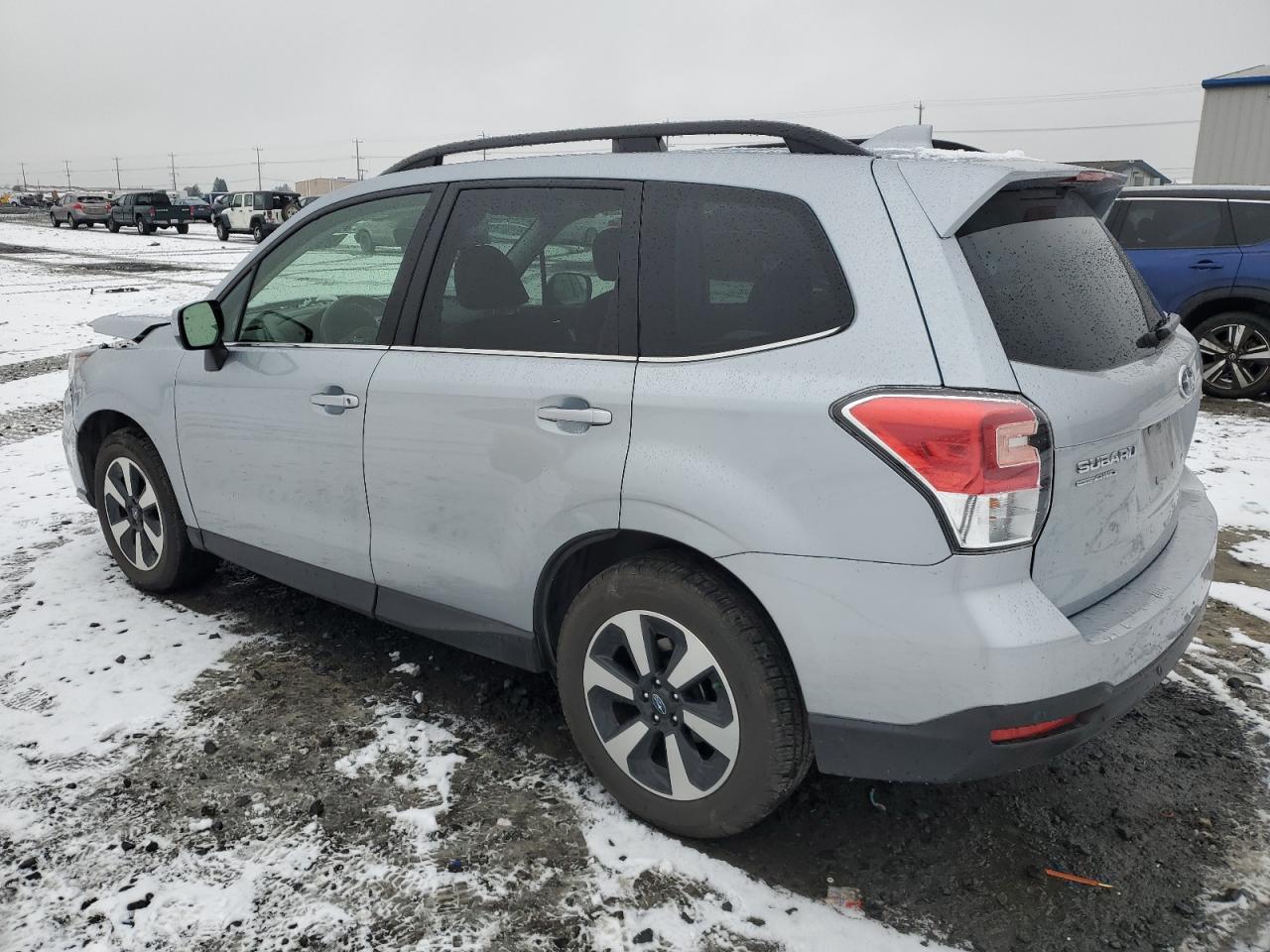 VIN JF2SJARC4JH480704 2018 SUBARU FORESTER no.2