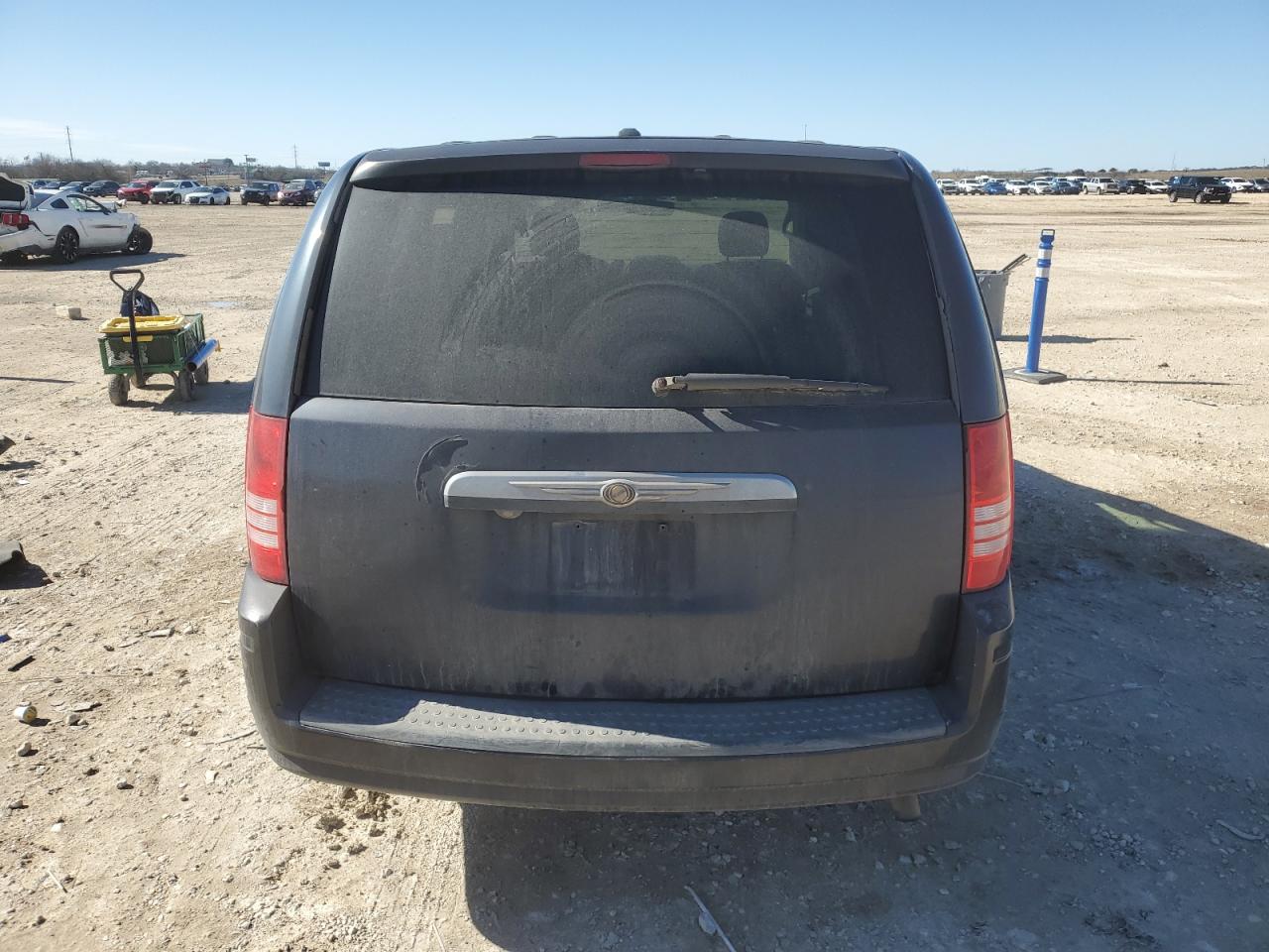 2008 Chrysler Town & Country - Image 6