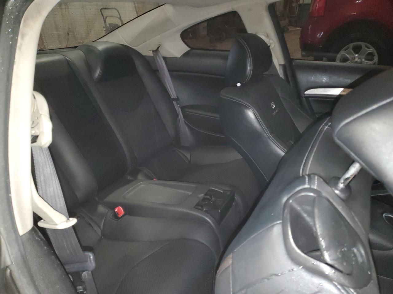 2013 Infiniti G - Image 10