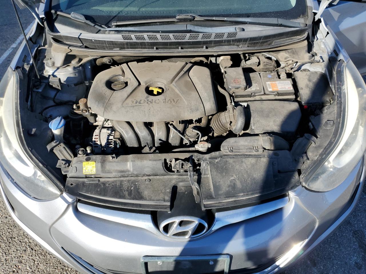 2015 Hyundai Elantra - Image 11