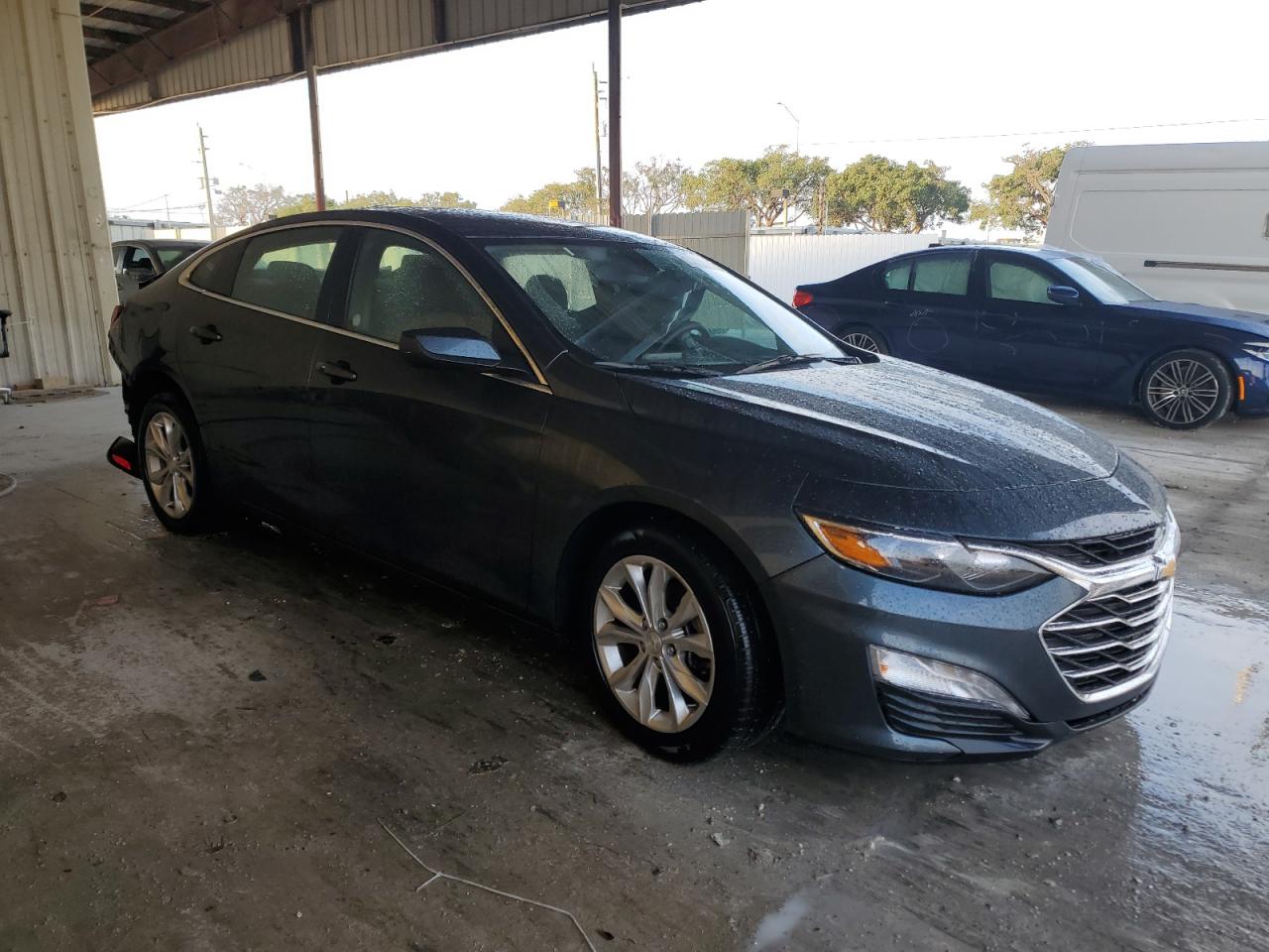 2021 Chevrolet Malibu - Image 4