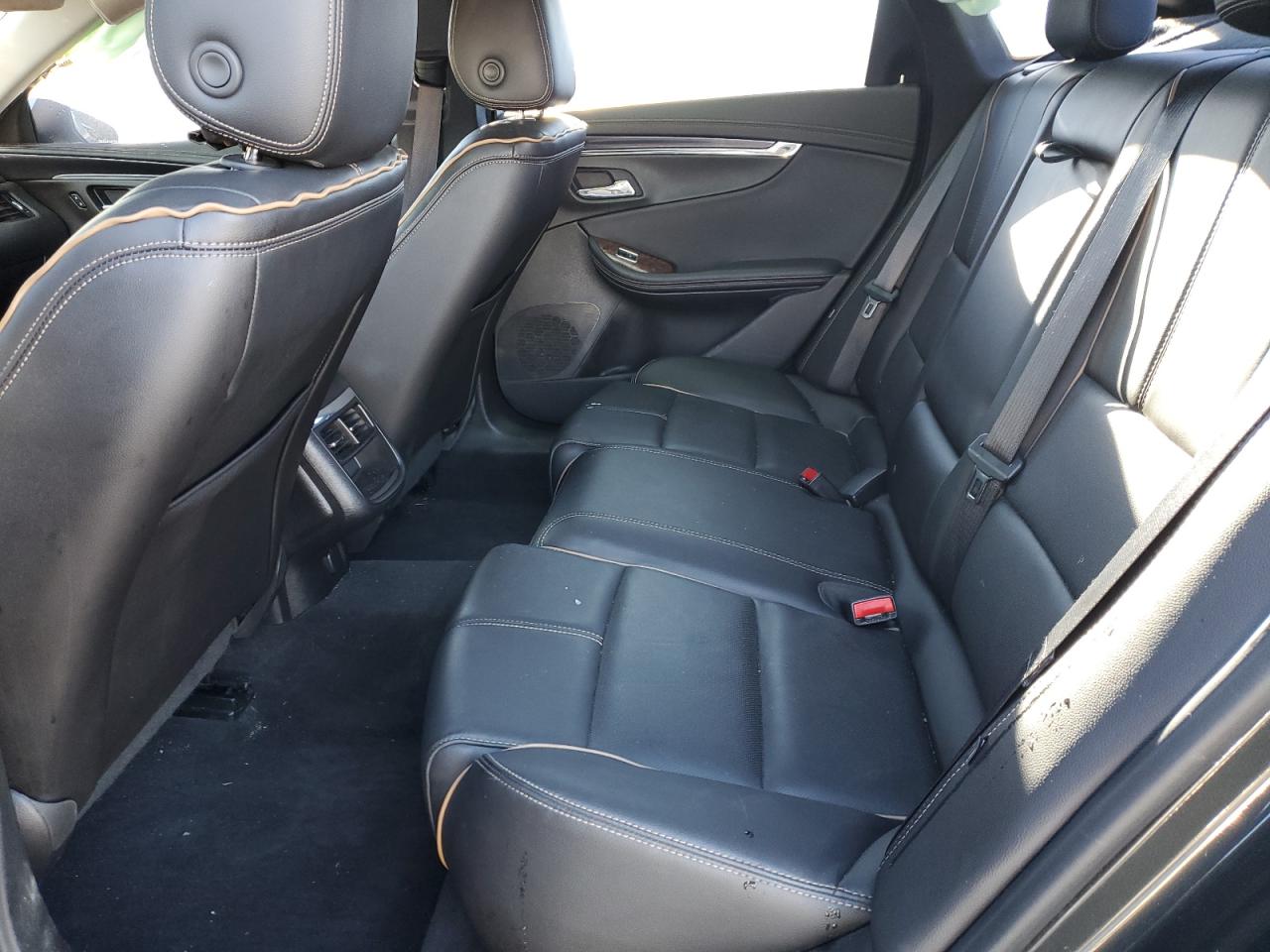 2015 Chevrolet Impala - Image 11