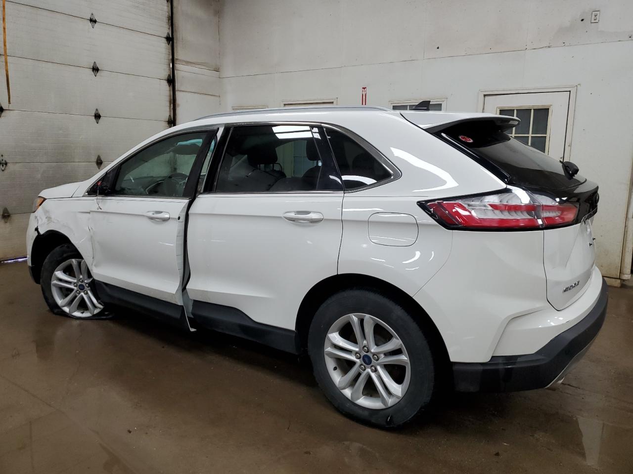 2020 Ford Edge - Image 2