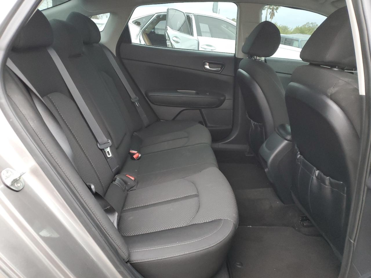 2018 Kia Optima - Image 10